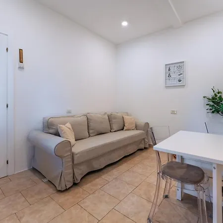 La Bella With Free Private Parking